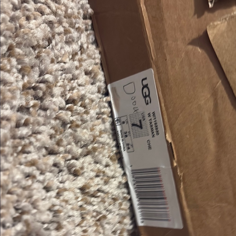UGG INSPIRED Tan Suede Slippers - Picture 8 of 8